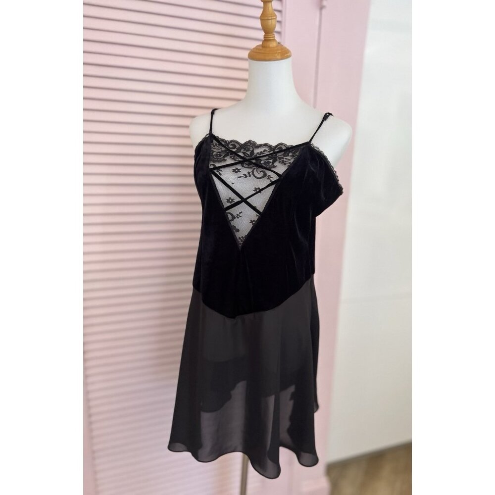 Y2K Babydoll Negligee Size M Velvet Lace Chiffon Lingerie Gothic Goth VTG Black